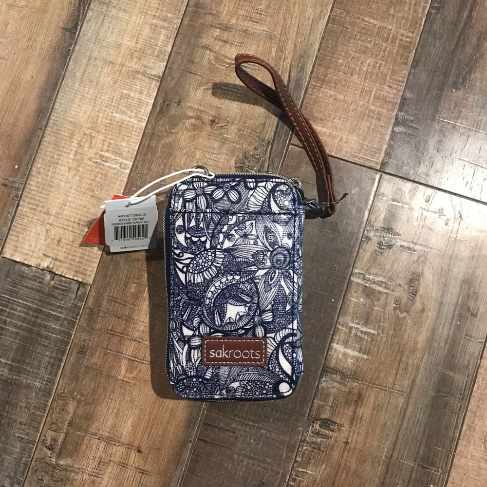 🆕Sakroots Smartphone Wristlet Convertible Bag